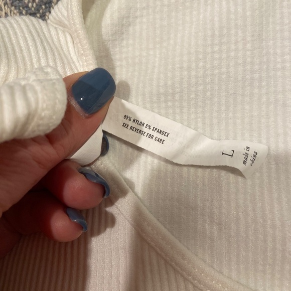Aeropostale White Ribbed Cropped Tee – Size Large - Picture 4 of 5